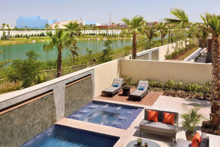 Pool 64 of 152