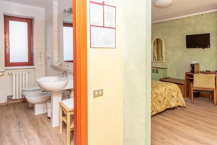 Room 43 of 75
