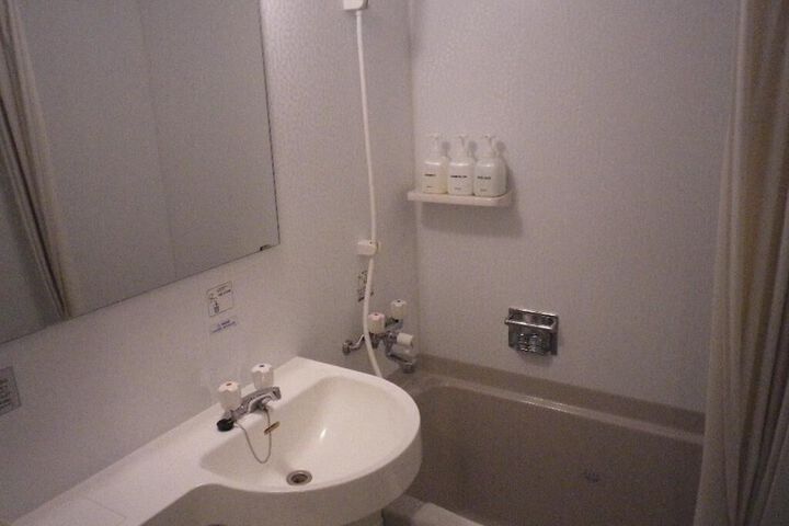 Room 14 of 33