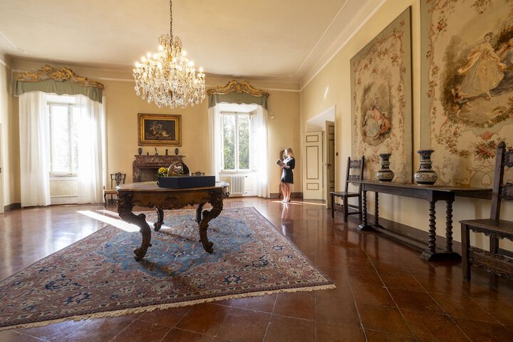 Room 30 of 49