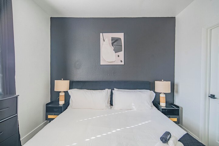 Room 11 of 193