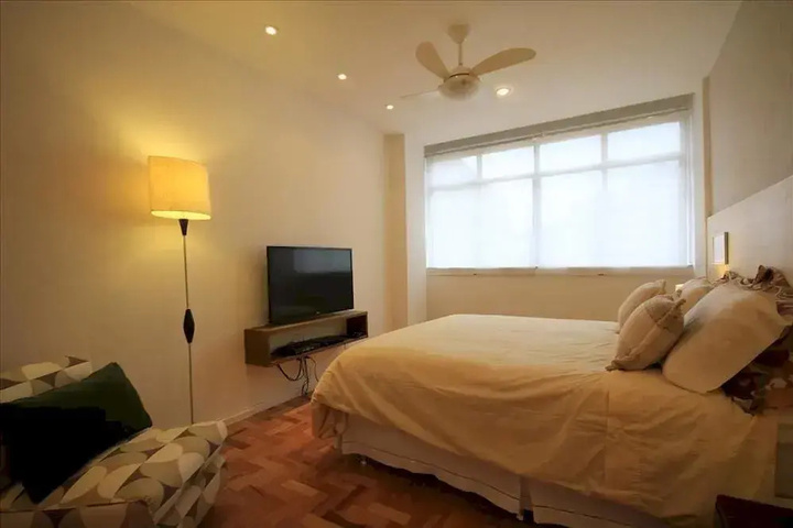 Room 4 of 19