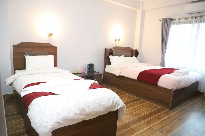 Room 12 of 35