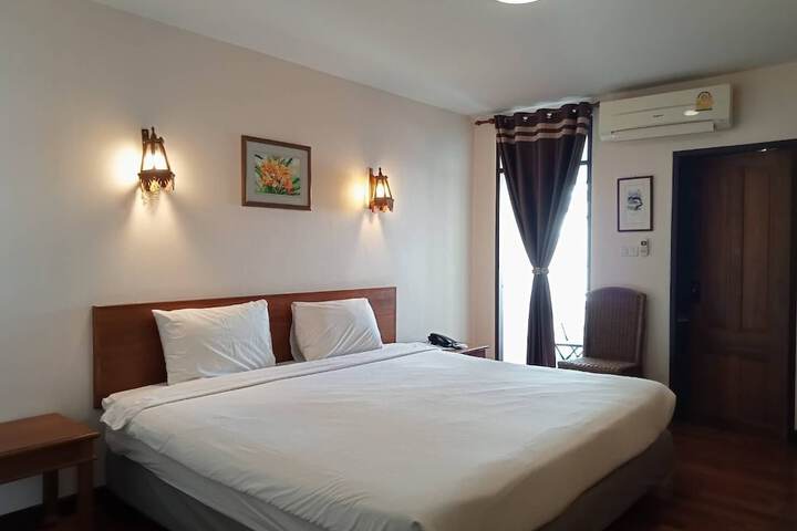 Room 17 of 38