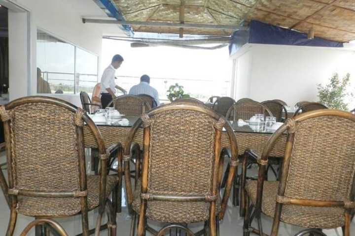 Dining 20 of 29