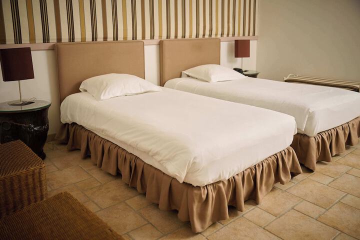 Room 8 of 75