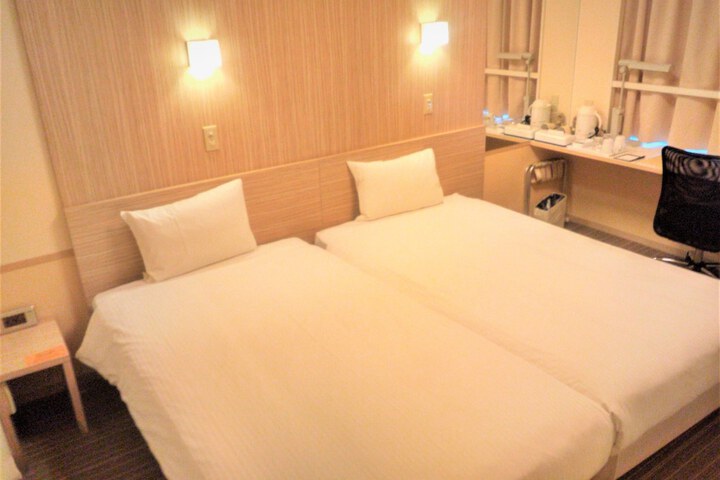 Room 5 of 34