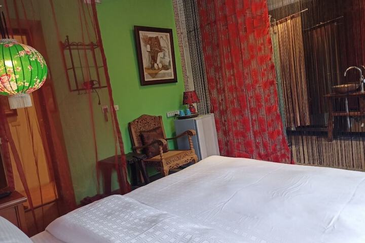 Room 30 of 75