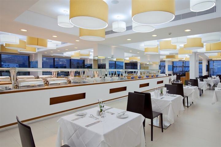 Dining 82 of 119