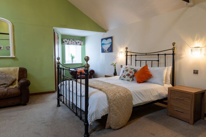 Room 2 of 52