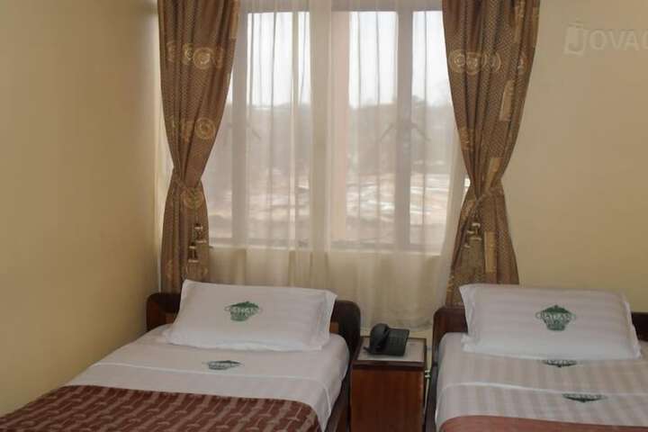 Room 12 of 24