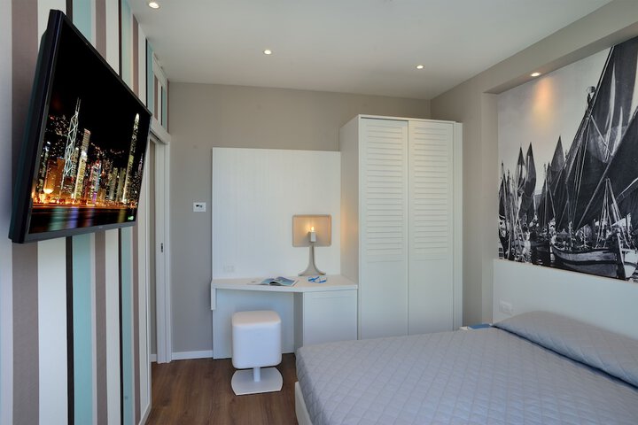 Room 13 of 56