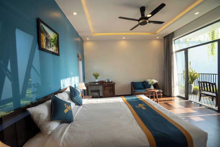 Room 33 of 68