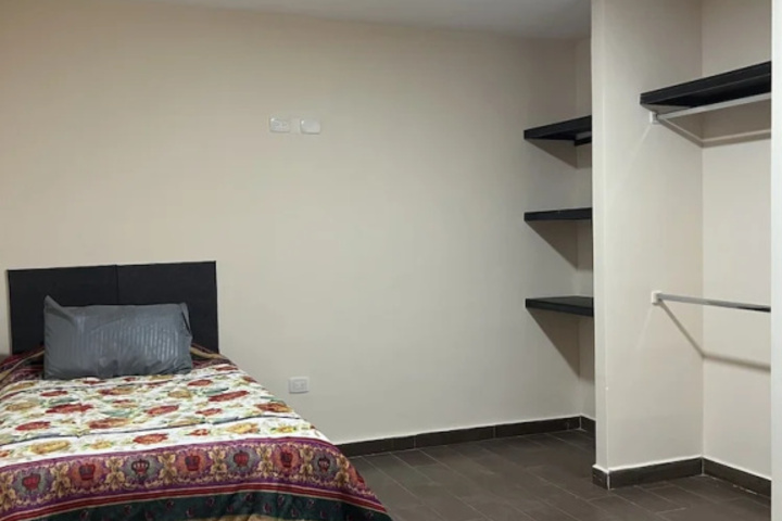 Room 5 of 12