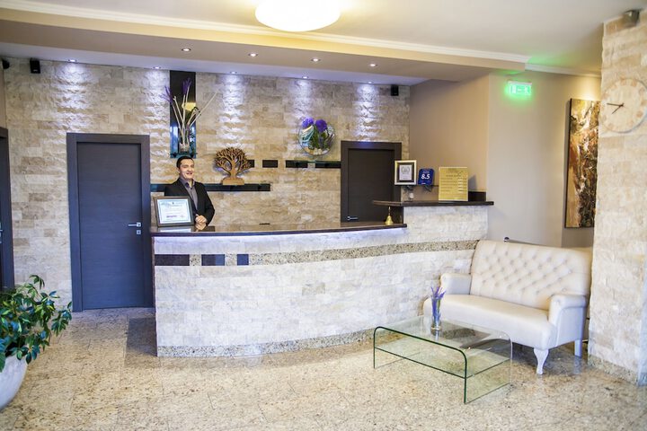 Hotel 2 of 44