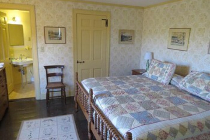 Room 30 of 34