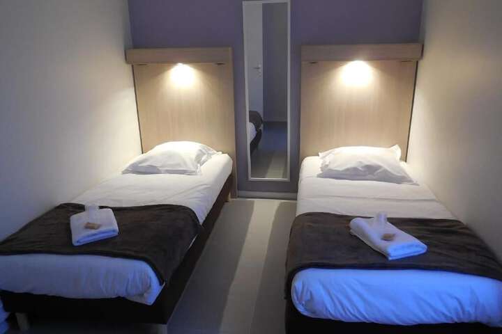 Room 4 of 41