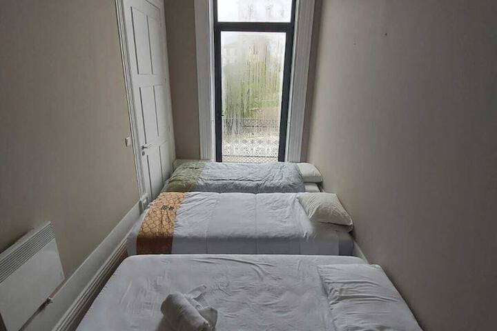 Room 15 of 30