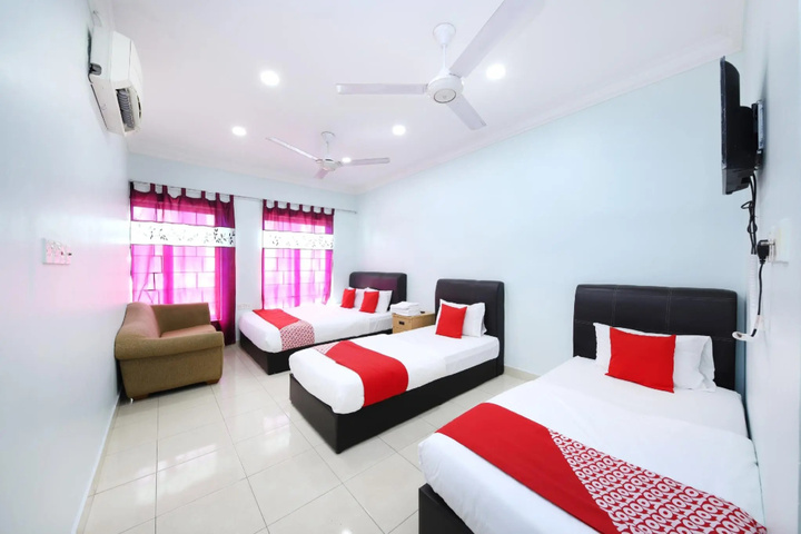 Room 3 of 13