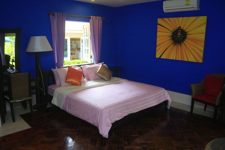 Room 9 of 63