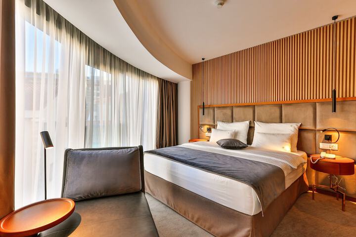 Room 13 of 78