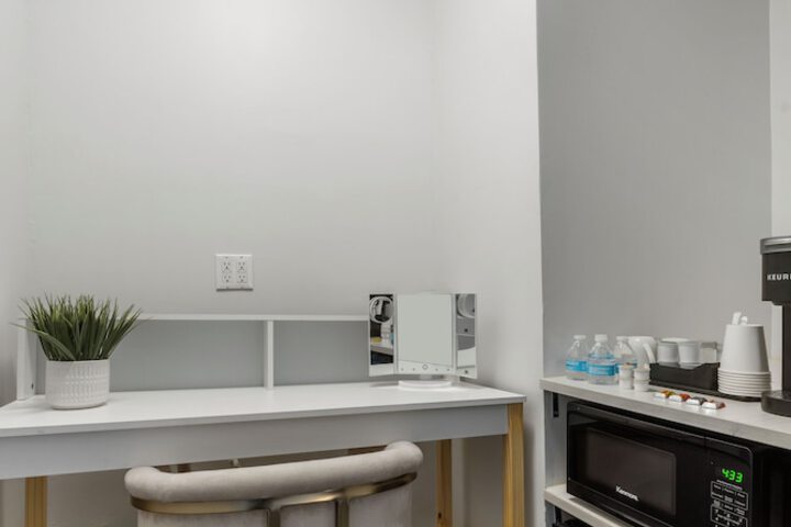 Room 9 of 35