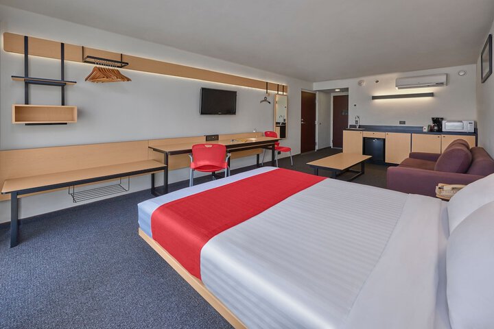Room 14 of 97