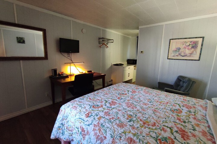 Room 5 of 13