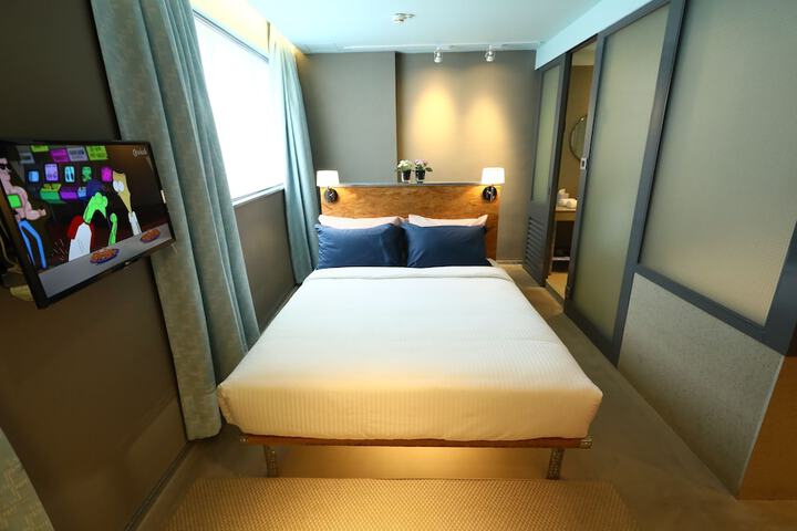Room 5 of 40
