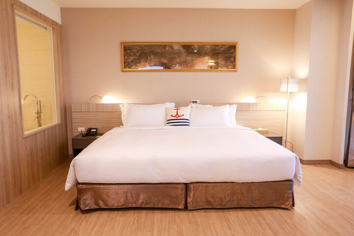 Room 9 of 45