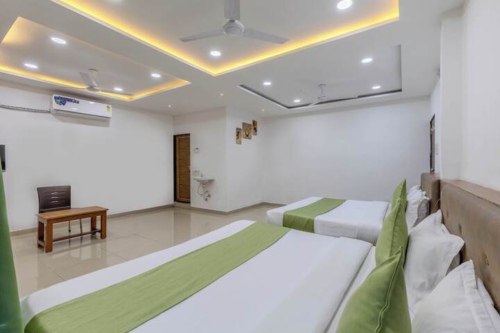 Room 15 of 36