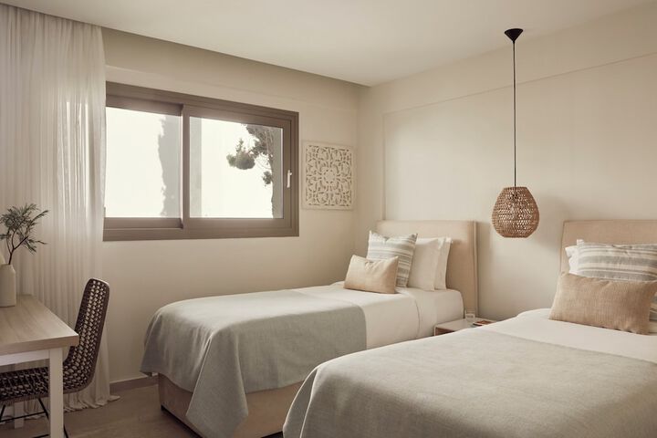 Room 43 of 135