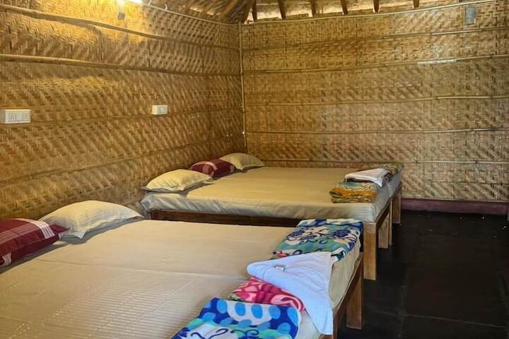 Room 2 of 8