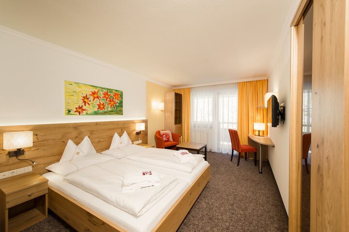 Room 6 of 42