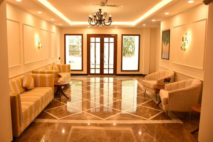 Poppys Vista Hotel