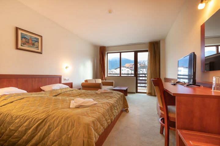 Room 16 of 27