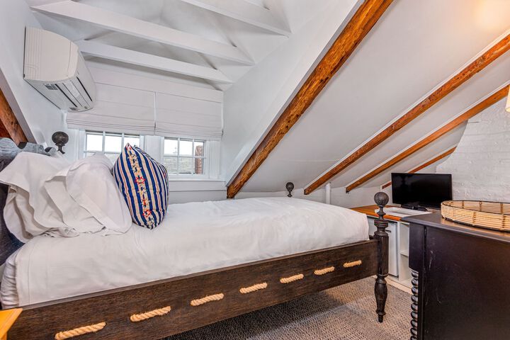 Room 2 of 26