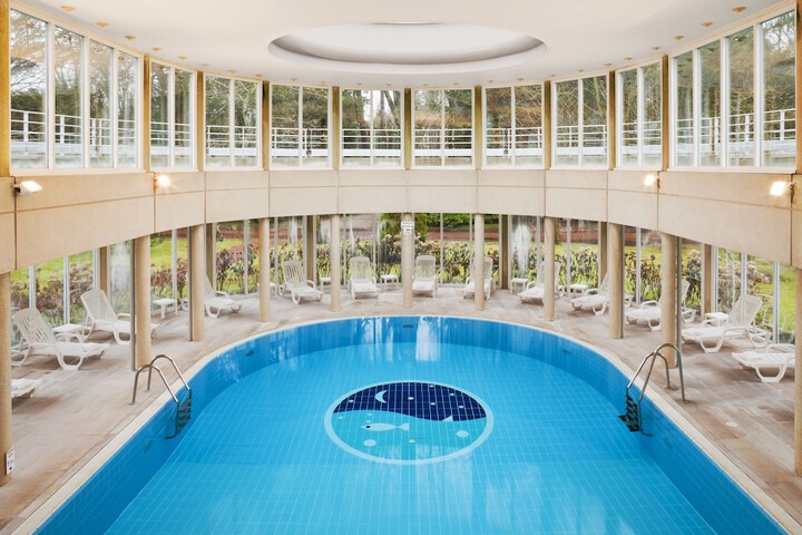 Pool Hotel