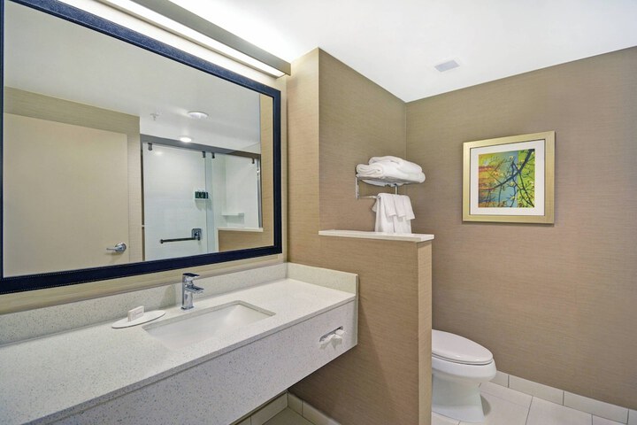 Room 15 of 37