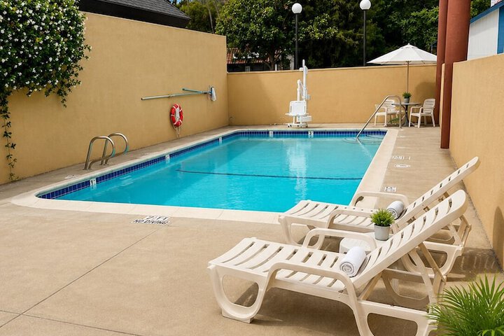 Pool 52 of 55