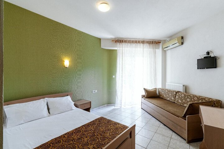 Room 15 of 40