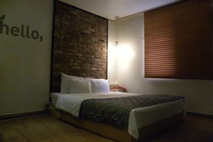 Room 12 of 53