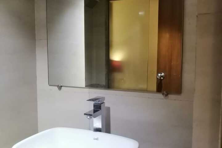 Room 148 of 181