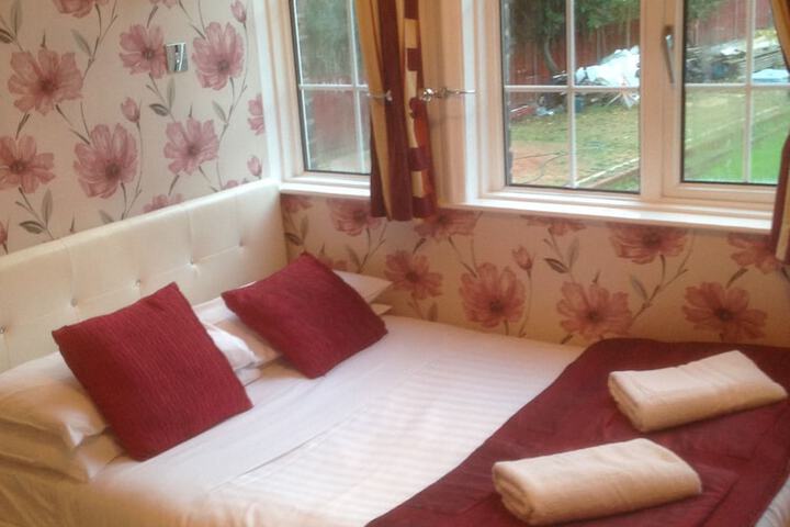 Room 5 of 20
