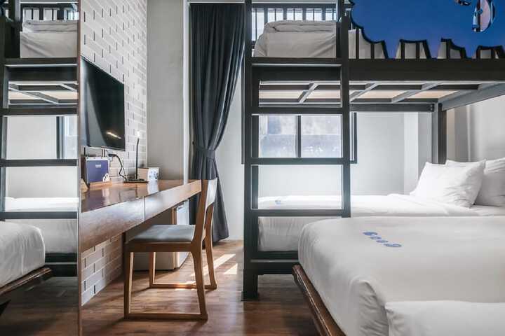Room 26 of 66