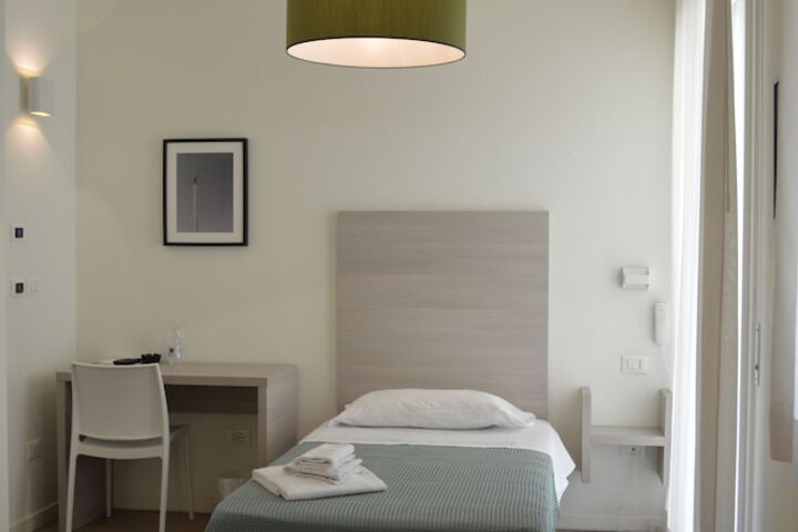 Room 25 of 140