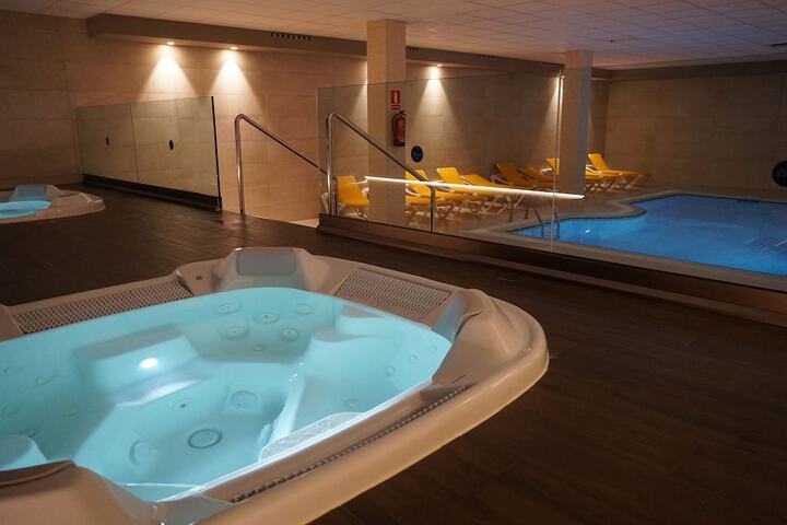 Hotel with Pool