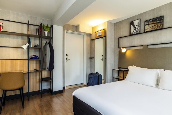 Room 14 of 89