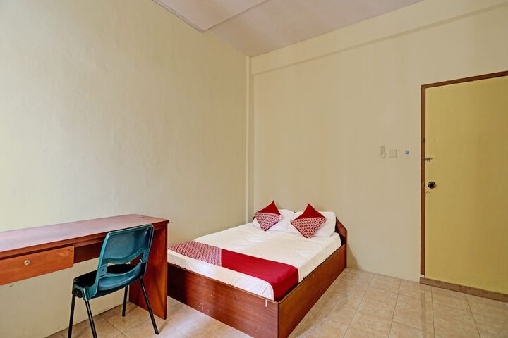 Room 4 of 15