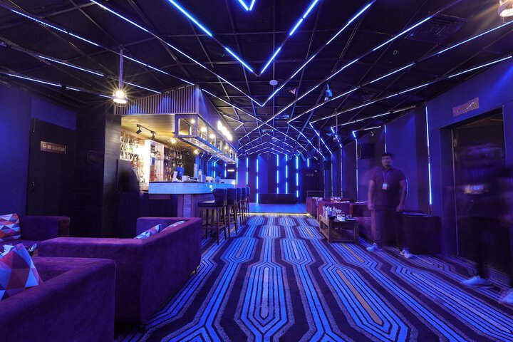 Lounge 118 of 140
